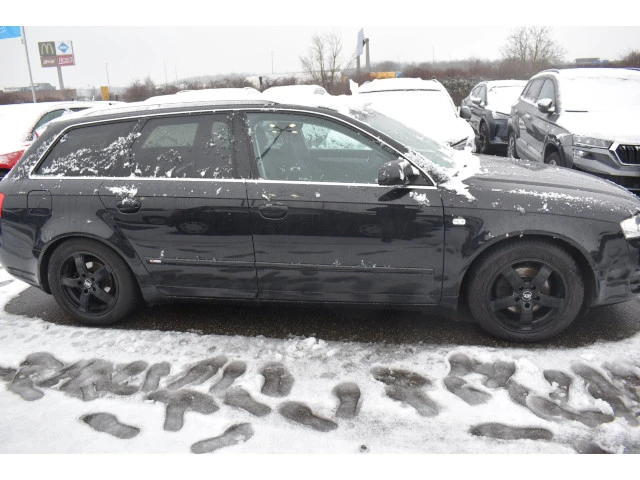 Audi A4 2.0TDI Германия S-Line Нави Климатроник Темпомат - изображение 4