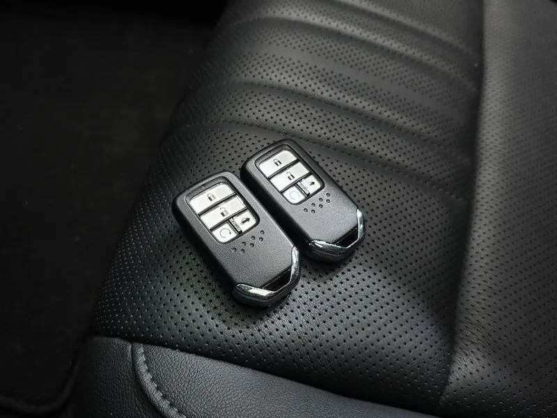 Honda Accord 2.0 Hybrid - САМО 30% АВАНС!, снимка 16 - Автомобили и джипове - 55440343