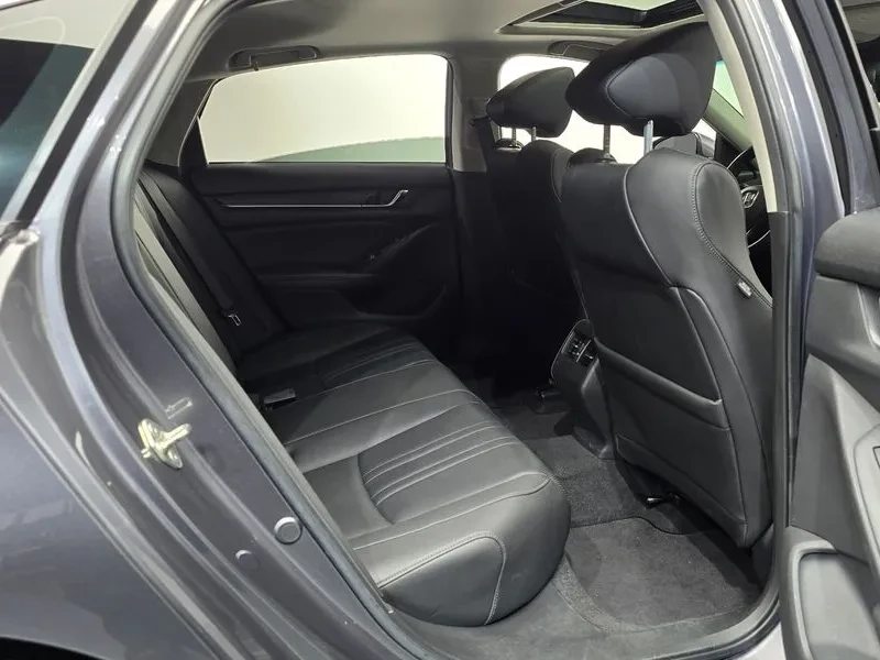 Honda Accord 2.0 Hybrid - САМО 30% АВАНС!, снимка 11 - Автомобили и джипове - 55440343