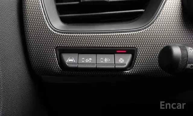 Renault Arkana 1.6 * E TECH TECHNO * BLIND SPOT * KEYLESS * , снимка 15 - Автомобили и джипове - 56066600