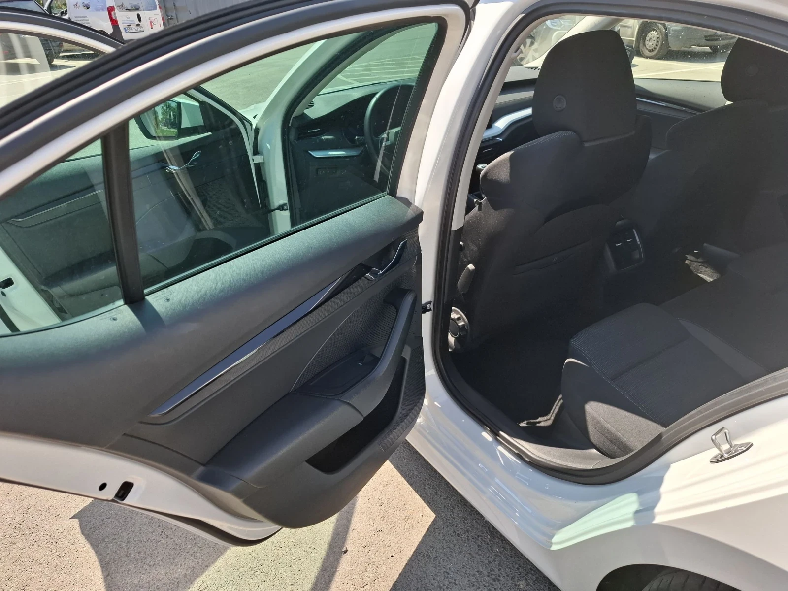 Skoda Octavia 1.5TSI150 | Mobile.bg   15