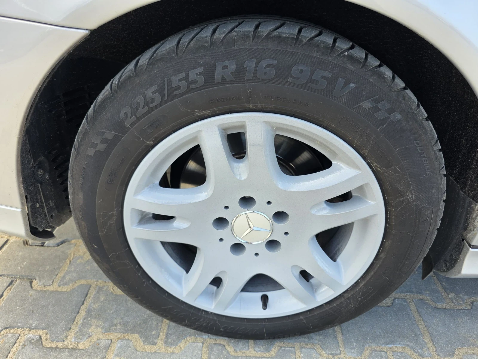 Mercedes-Benz E 280  - изображение 7