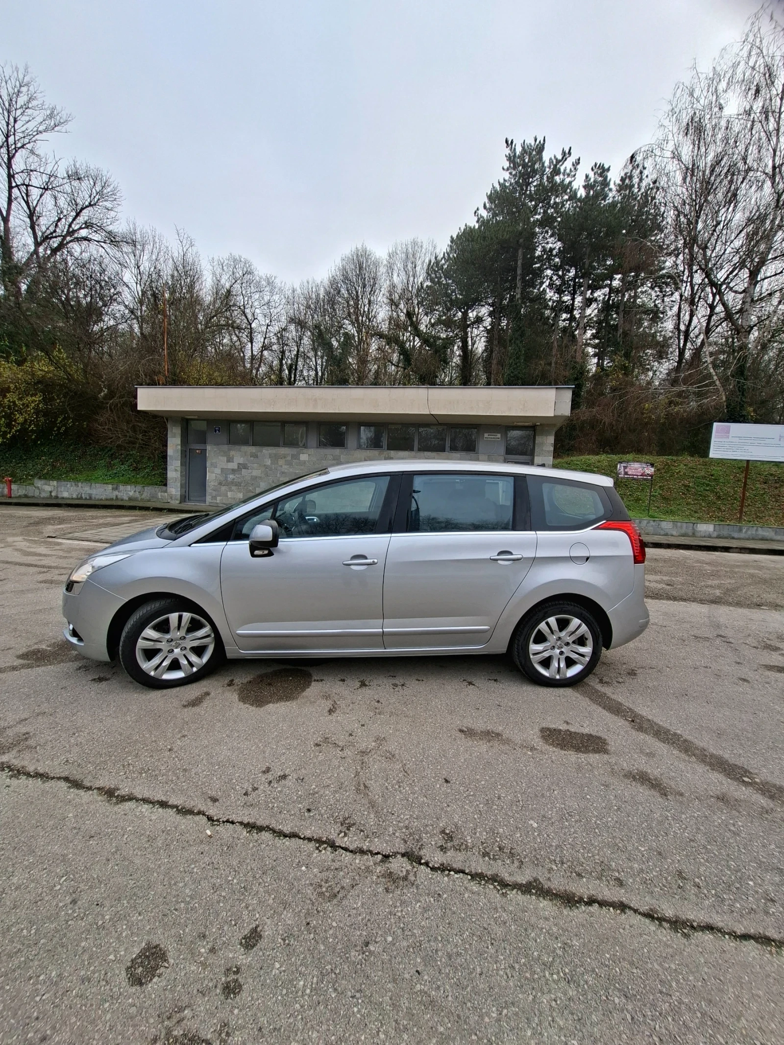 Peugeot 5008 1.6 HDI 112 коня - изображение 5