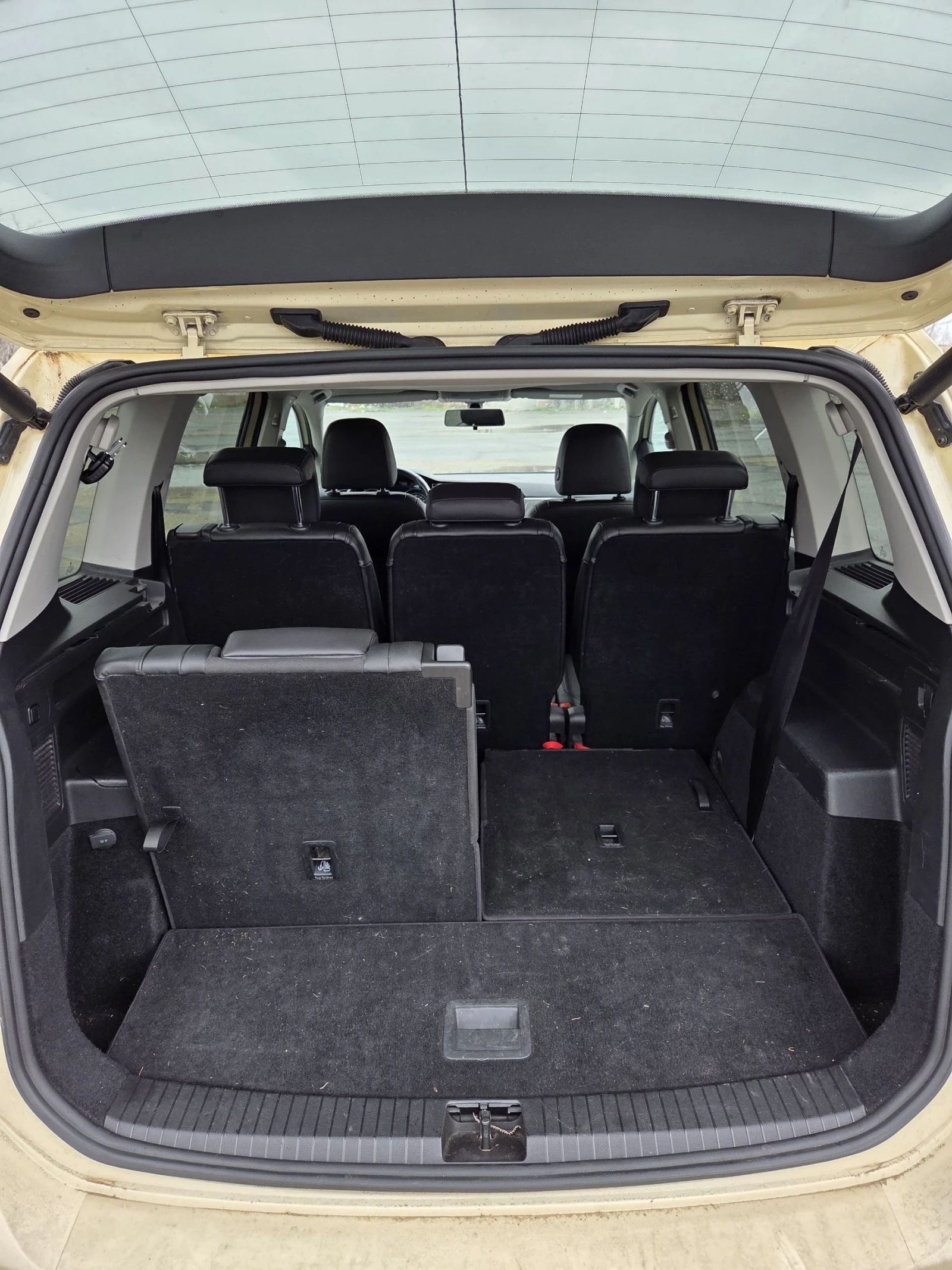 VW Touran 2.0 Действащ TUV, снимка 15 - Автомобили и джипове - 53819395