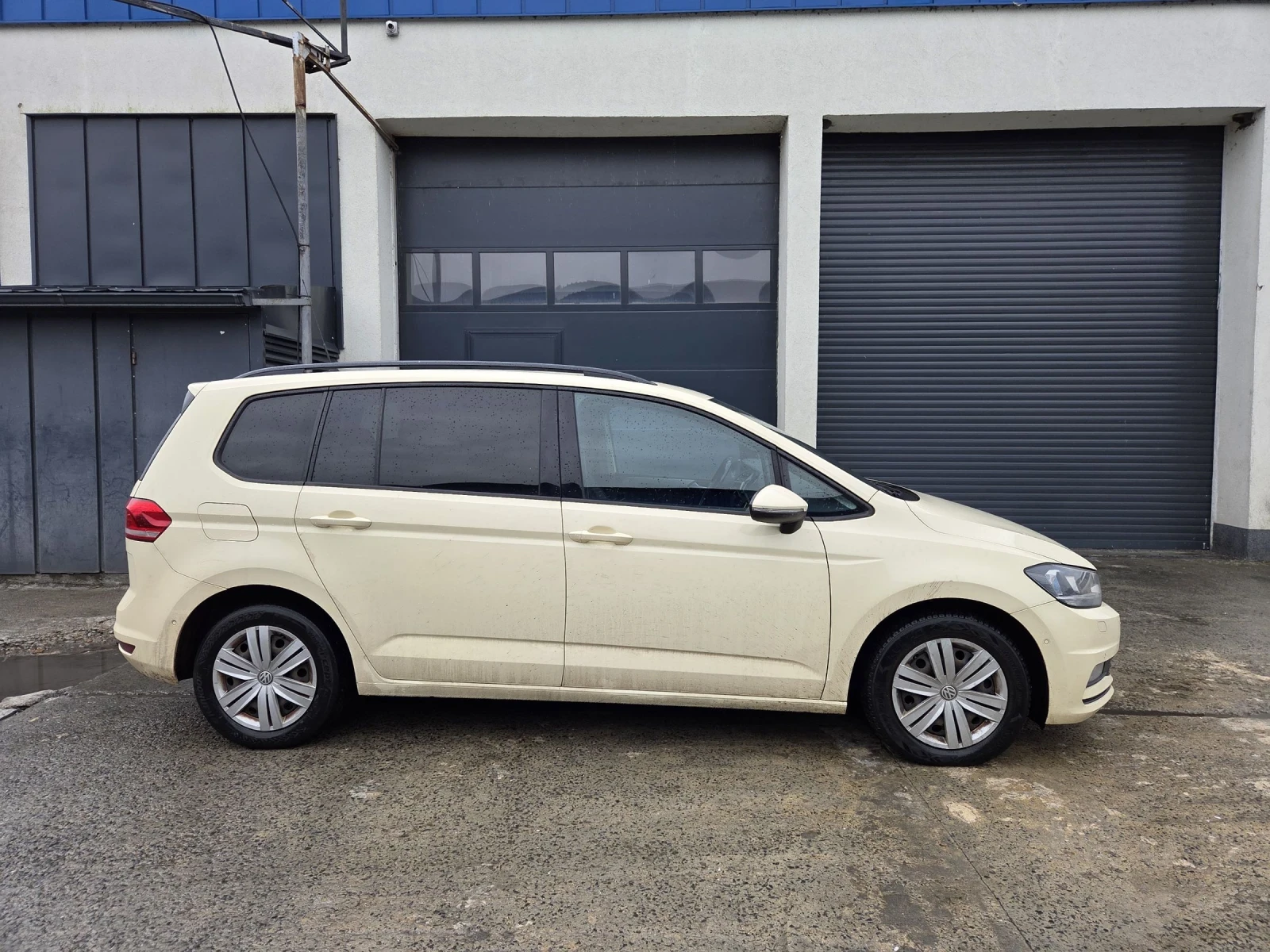 VW Touran 2.0 Действащ TUV - изображение 3