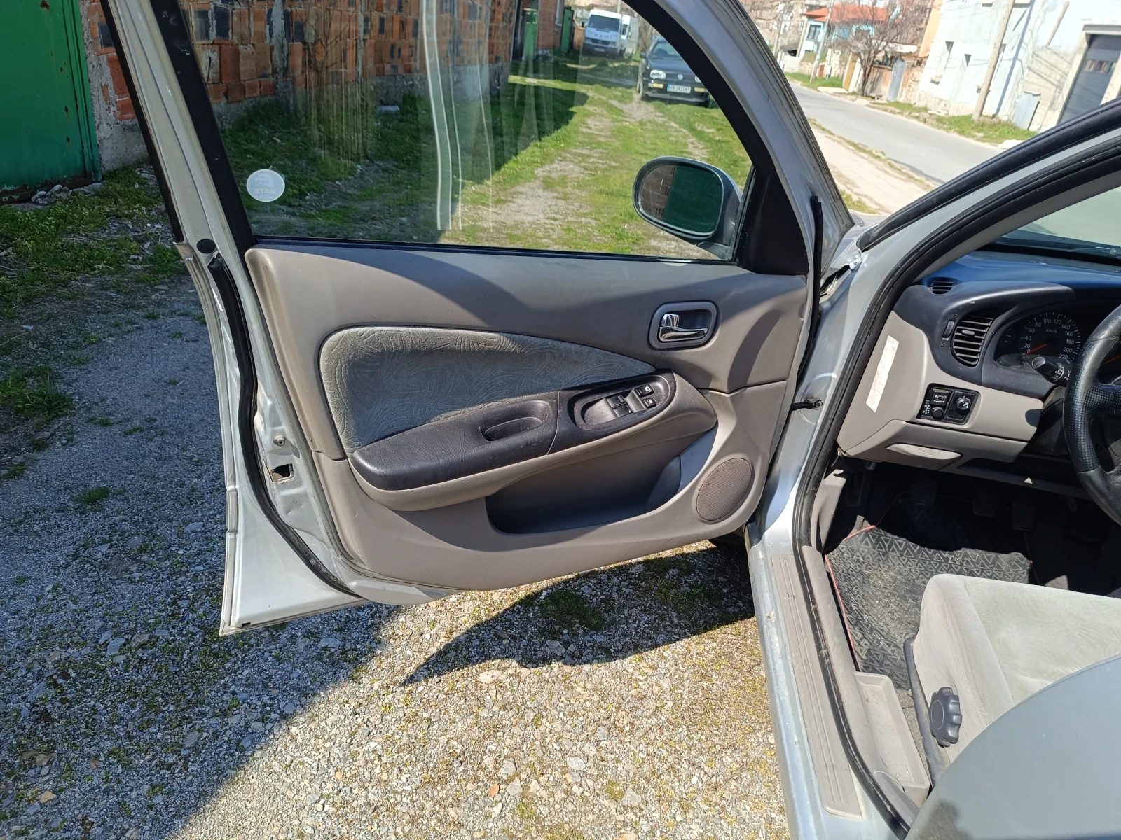 Nissan Almera 1.5i | Mobile.bg � ����������� 10