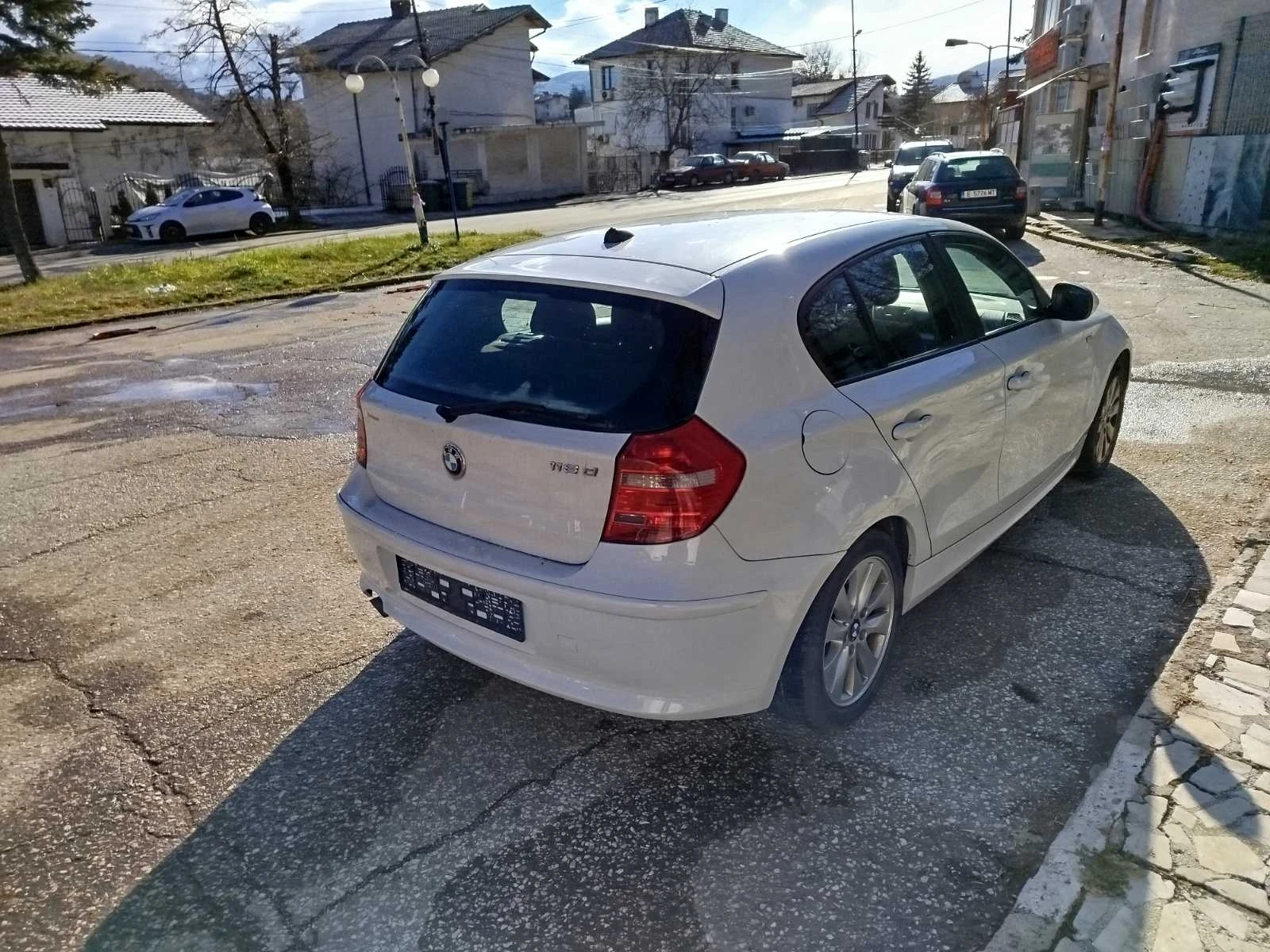 BMW 118 D, снимка 5 - Автомобили и джипове - 53891709