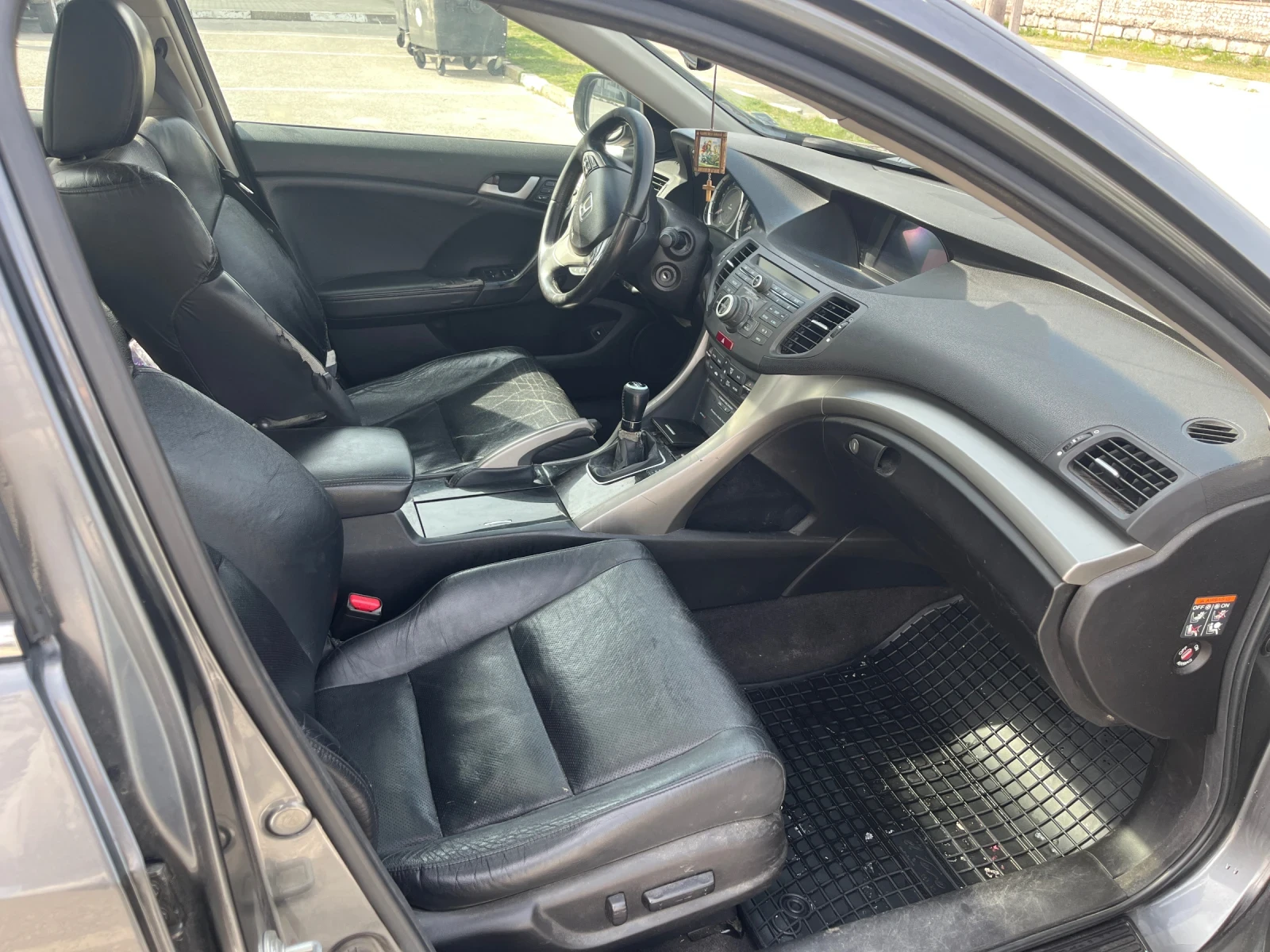 Honda Accord 2.4 Vtec, снимка 8 - Автомобили и джипове - 54178424