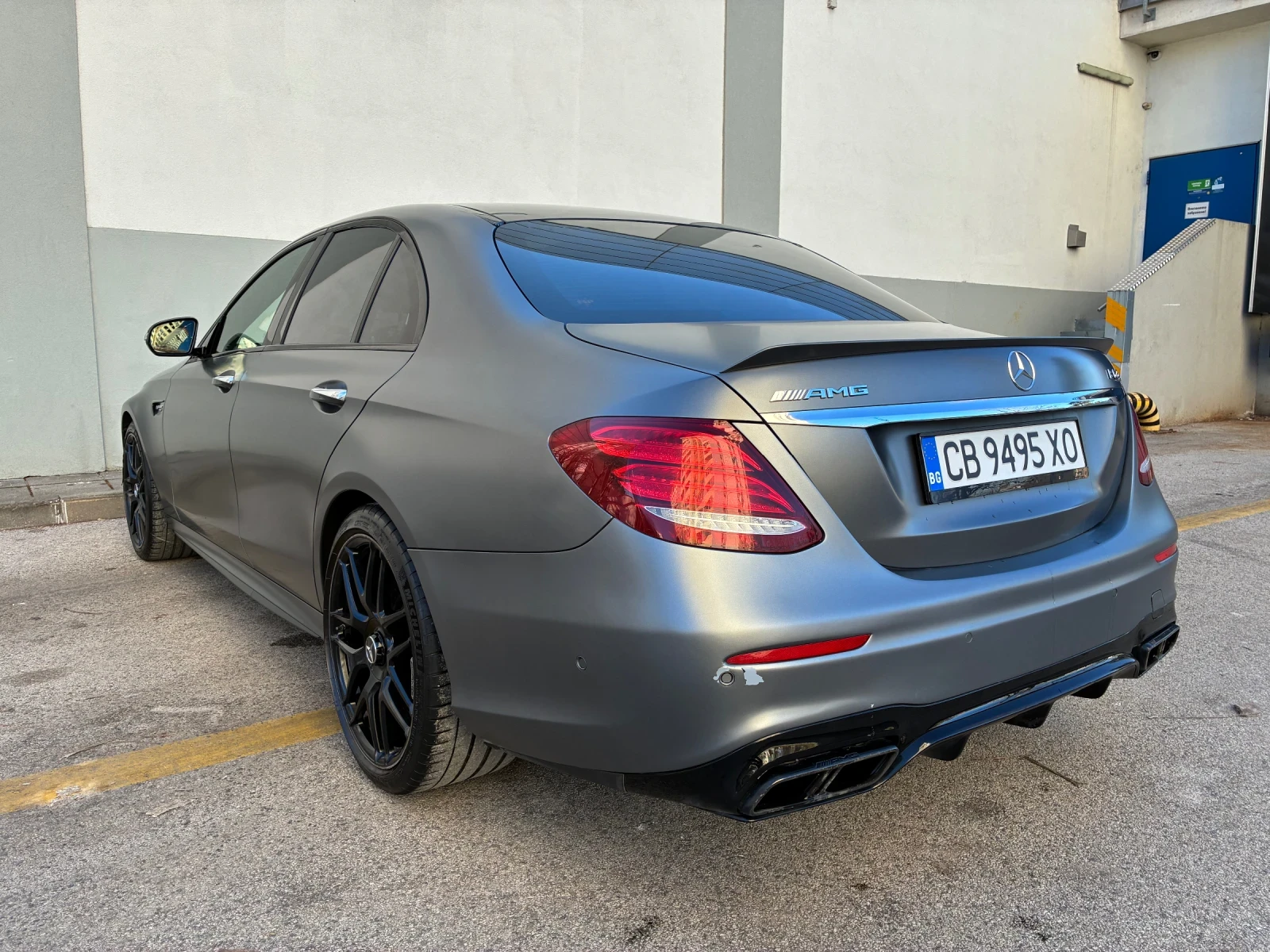 Mercedes-Benz E 63 AMG, снимка 3 - Автомобили и джипове - 54224631