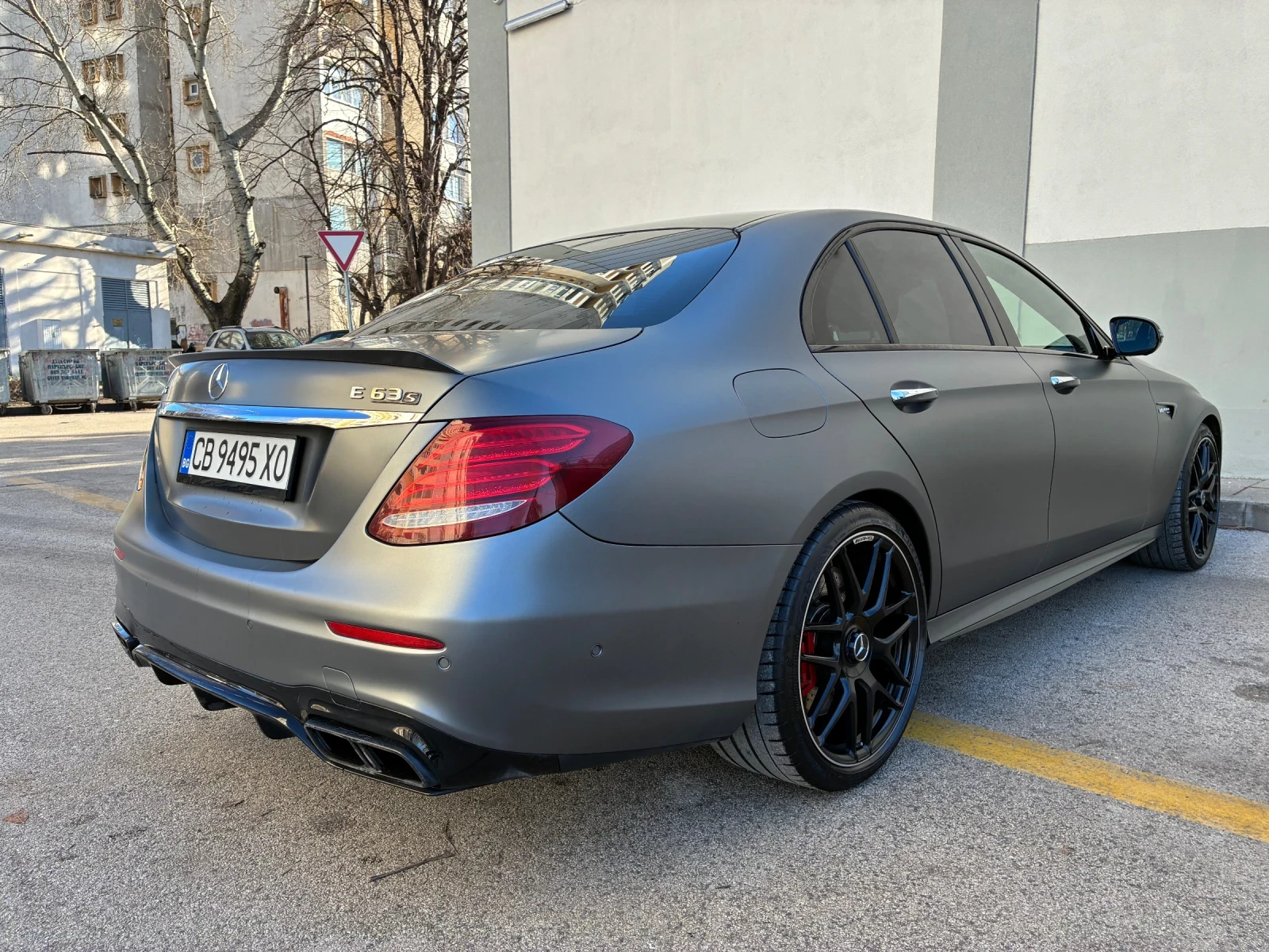Mercedes-Benz E 63 AMG, снимка 2 - Автомобили и джипове - 54224631