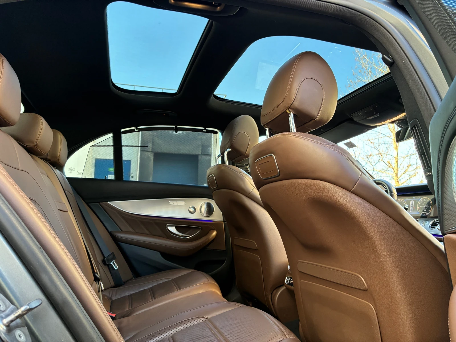 Mercedes-Benz E 63 AMG, снимка 12 - Автомобили и джипове - 54224631