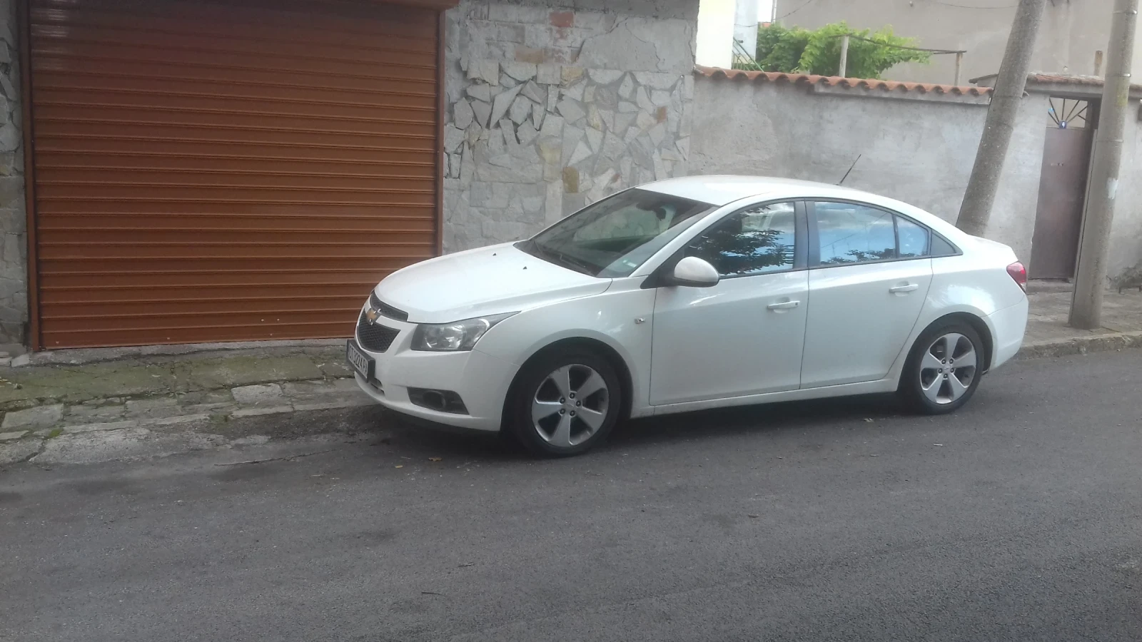 Chevrolet Cruze 1.6, снимка 2 - Автомобили и джипове - 55113657
