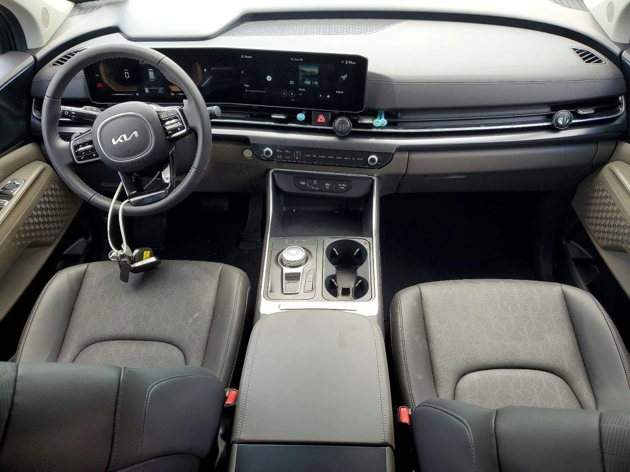 Kia Carnival 1.6l Lxs, снимка 8 - Автомобили и джипове - 55573431