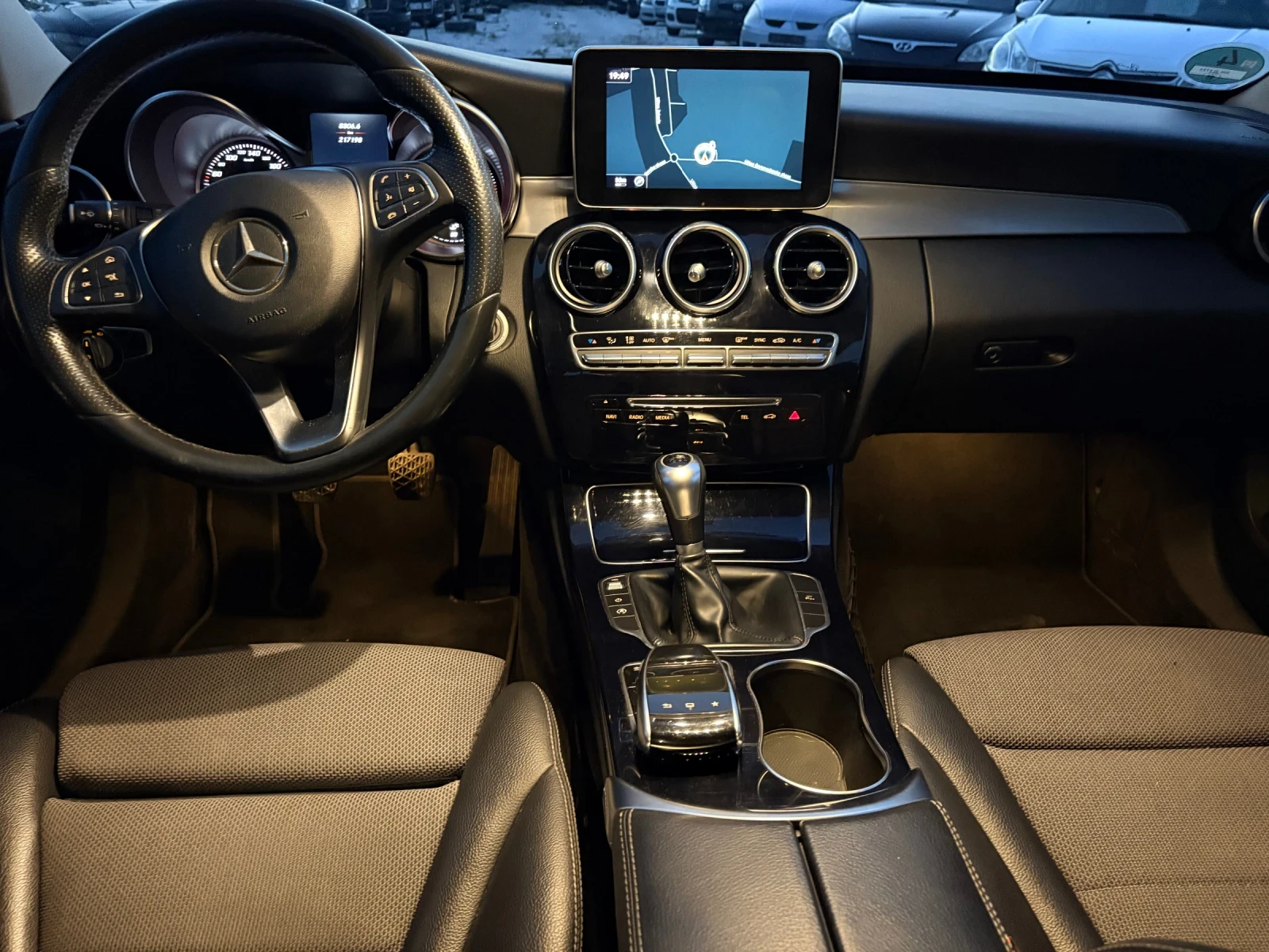 Mercedes-Benz C 220 РЪЧКА  Сервизна История 215000 км, снимка 15 - Автомобили и джипове - 55637700