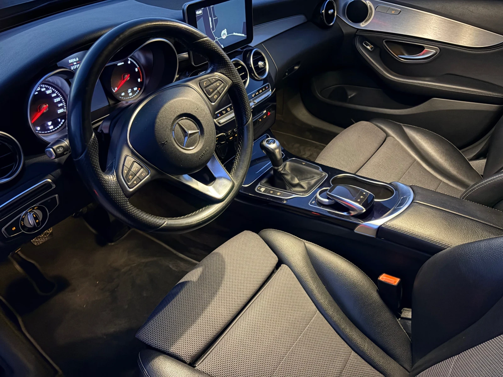 Mercedes-Benz C 220 РЪЧКА  Сервизна История 215000 км, снимка 16 - Автомобили и джипове - 55637700