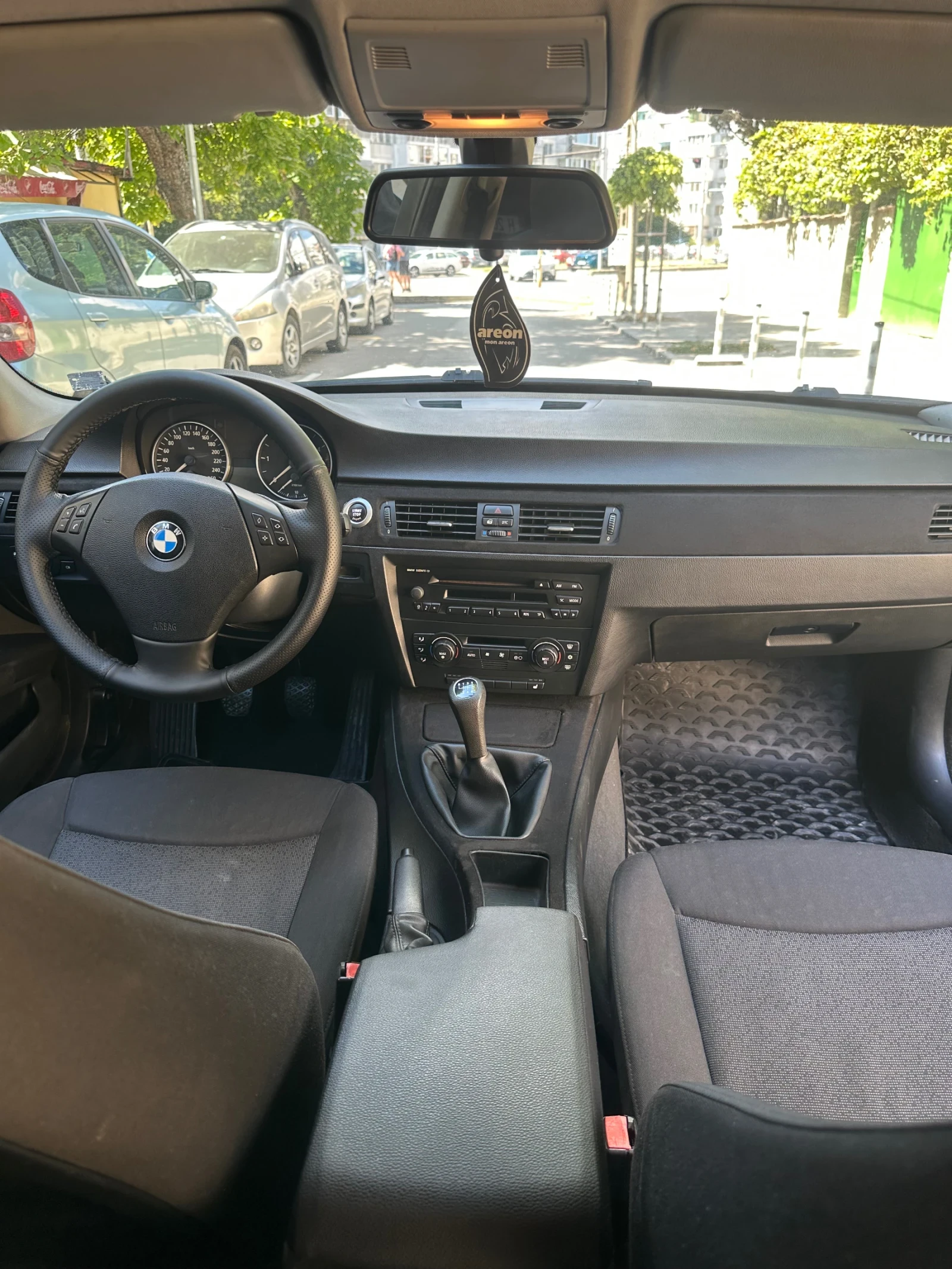 BMW 320, снимка 9 - Автомобили и джипове - 55980252