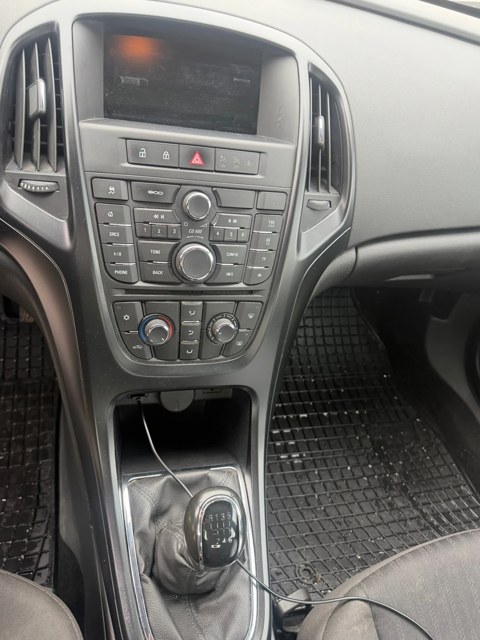 Opel Astra 1.6 дизел , снимка 6 - Автомобили и джипове - 56610196
