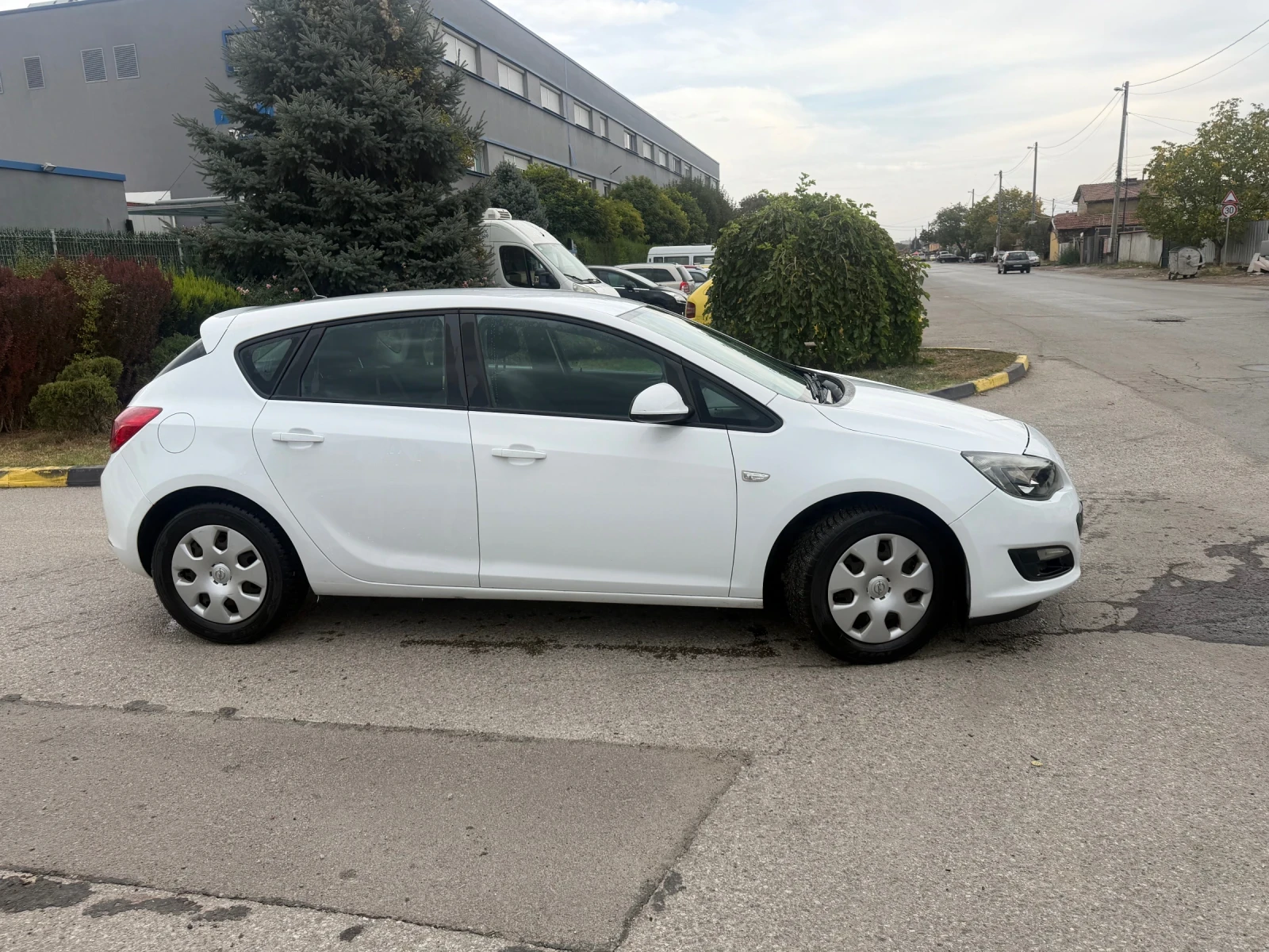 Opel Astra 1.6 дизел , снимка 3 - Автомобили и джипове - 56610196