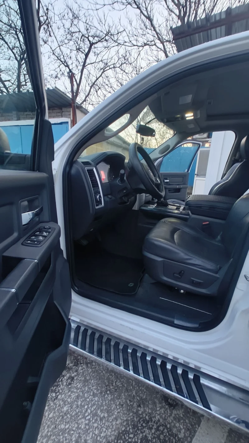 Dodge RAM 1500 5.7 HEMI, снимка 14 - Автомобили и джипове - 52859242