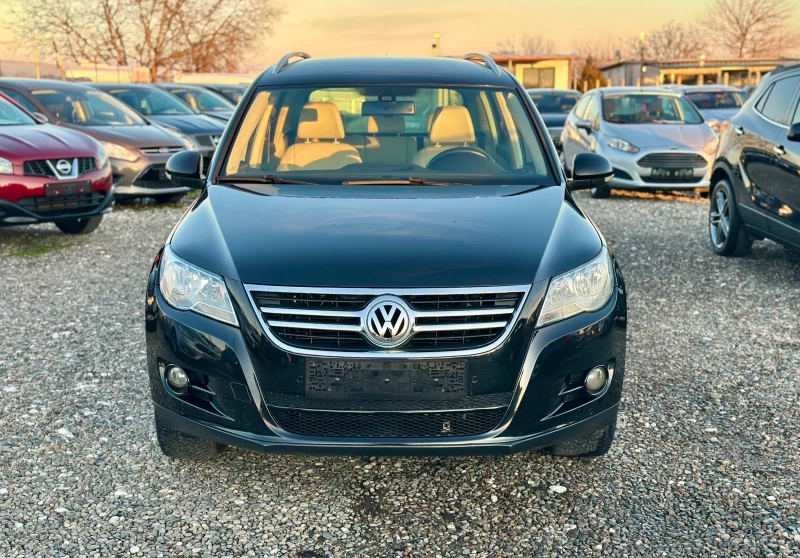 VW Tiguan 2.0TDi 4x4 АВТОМАТ КОЖА НАВИГАЦИЯ, снимка 2 - Автомобили и джипове - 52907666