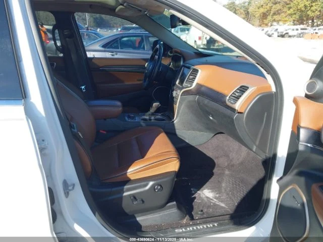 Jeep Grand cherokee SUMMIT 3.6 4х4 Harman Kardon Дистроник Панорама, снимка 10 - Автомобили и джипове - 54323209