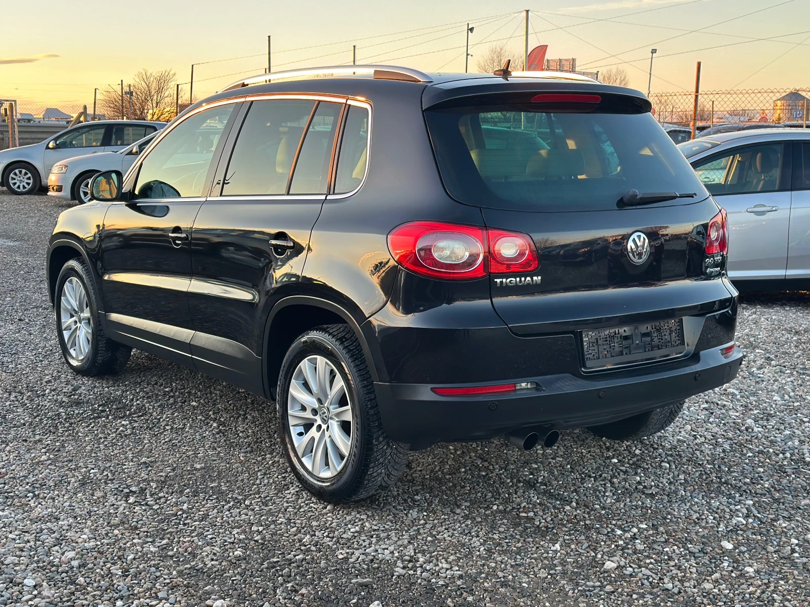 VW Tiguan 2.0TDi 4x4 АВТОМАТ КОЖА НАВИГАЦИЯ - изображение 6