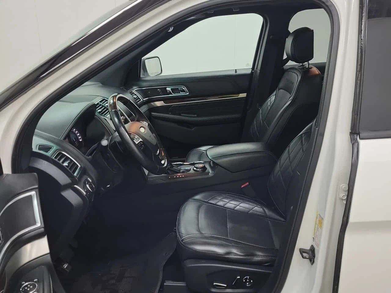 Ford Explorer * PLATINUM * * 7-МЕСТНА* * ПОДГРЕВИ ОГЛЕДАЛА СЕДАЛ - изображение 5