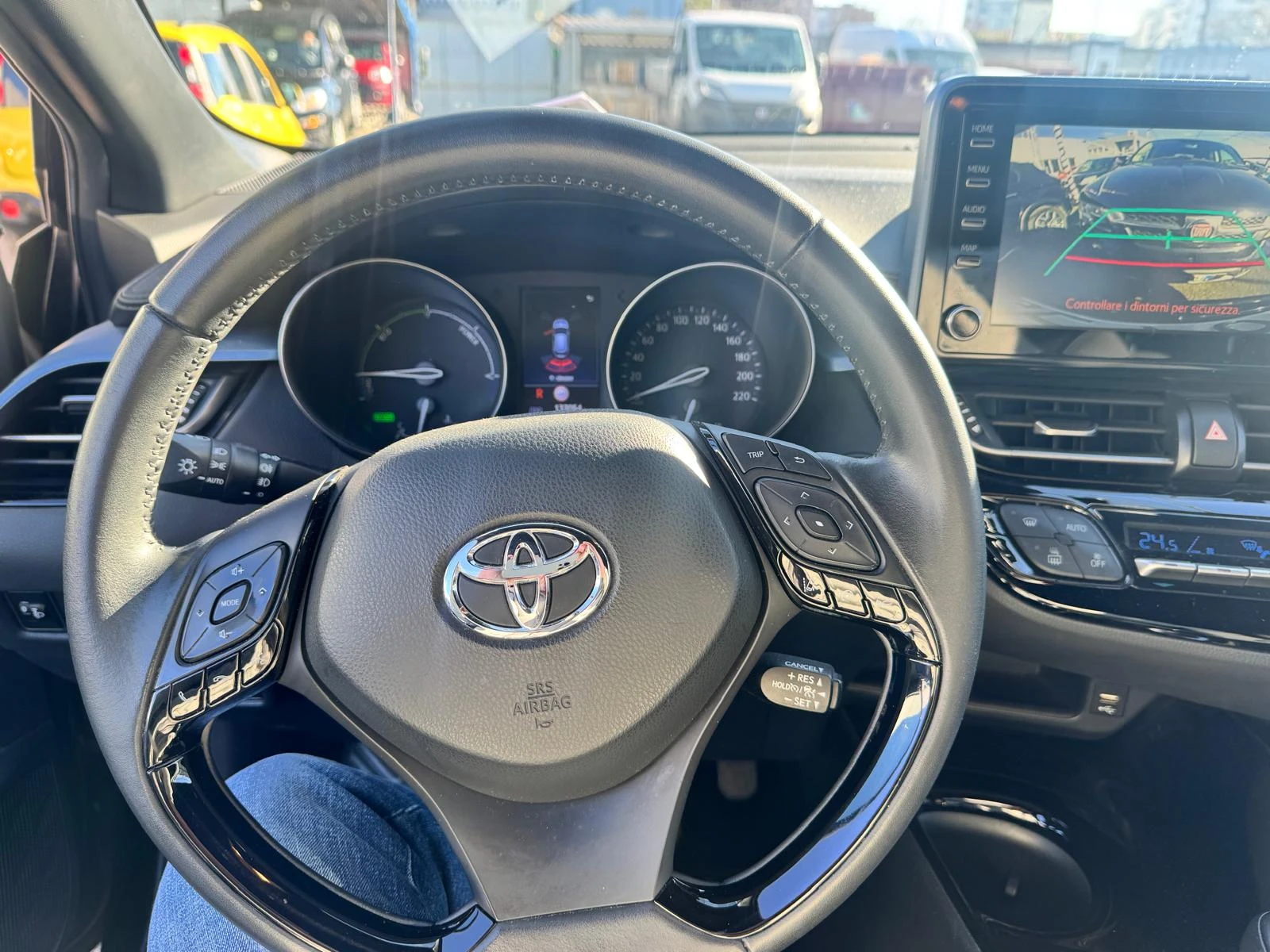 Toyota C-HR 1.8 HYBRID ГАРАНЦИОННА CAR PLAY ANDROID AUTO WAZE, снимка 6 - Автомобили и джипове - 53712449