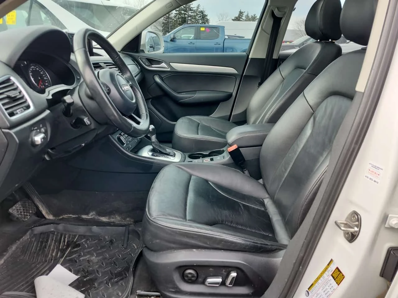 Audi Q3 PROGRESSIV | PANO | ПОДГРЕВИ | CARFAX, снимка 5 - Автомобили и джипове - 53714460