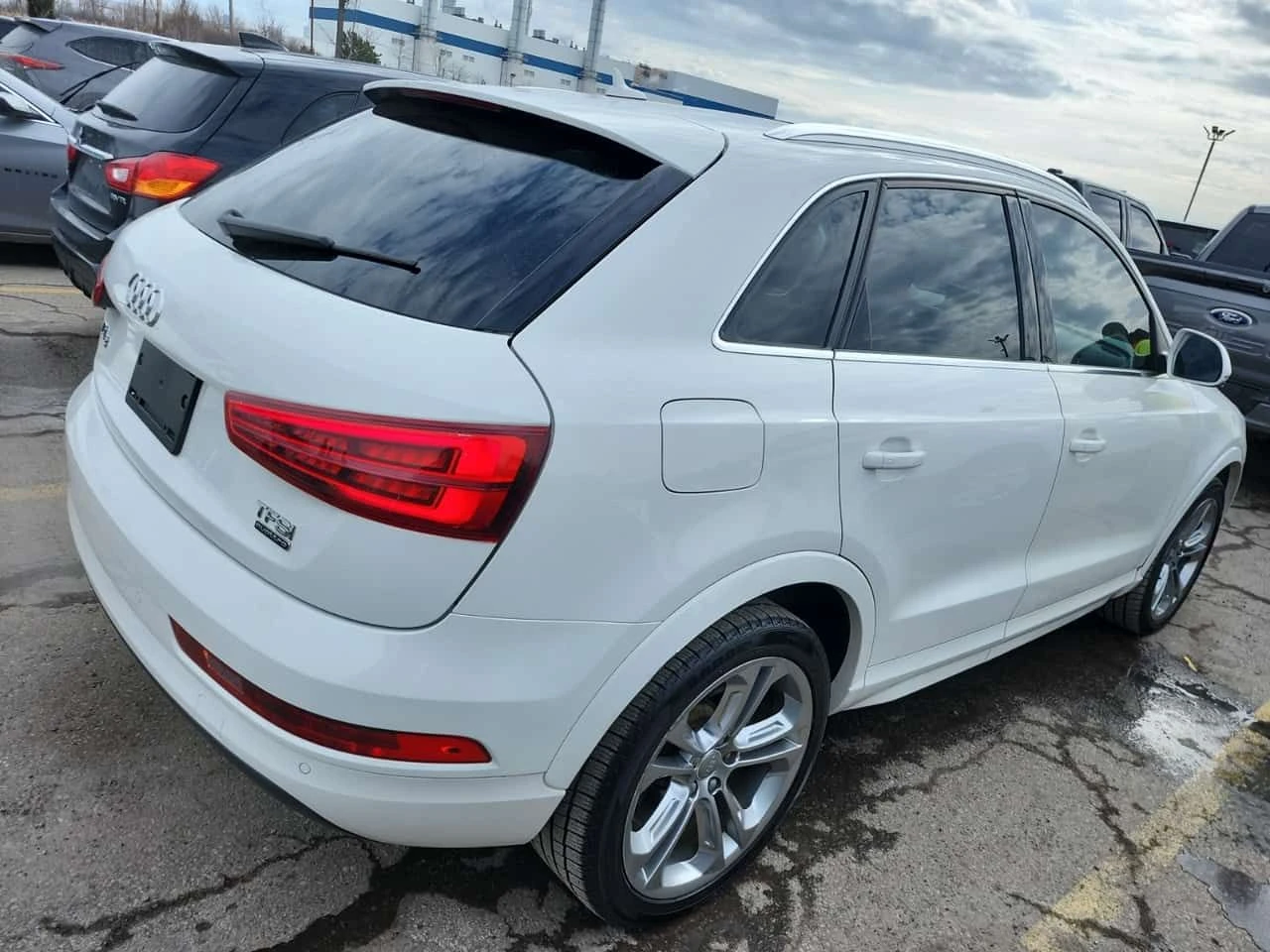 Audi Q3 PROGRESSIV | PANO | ПОДГРЕВИ | CARFAX, снимка 3 - Автомобили и джипове - 53714460