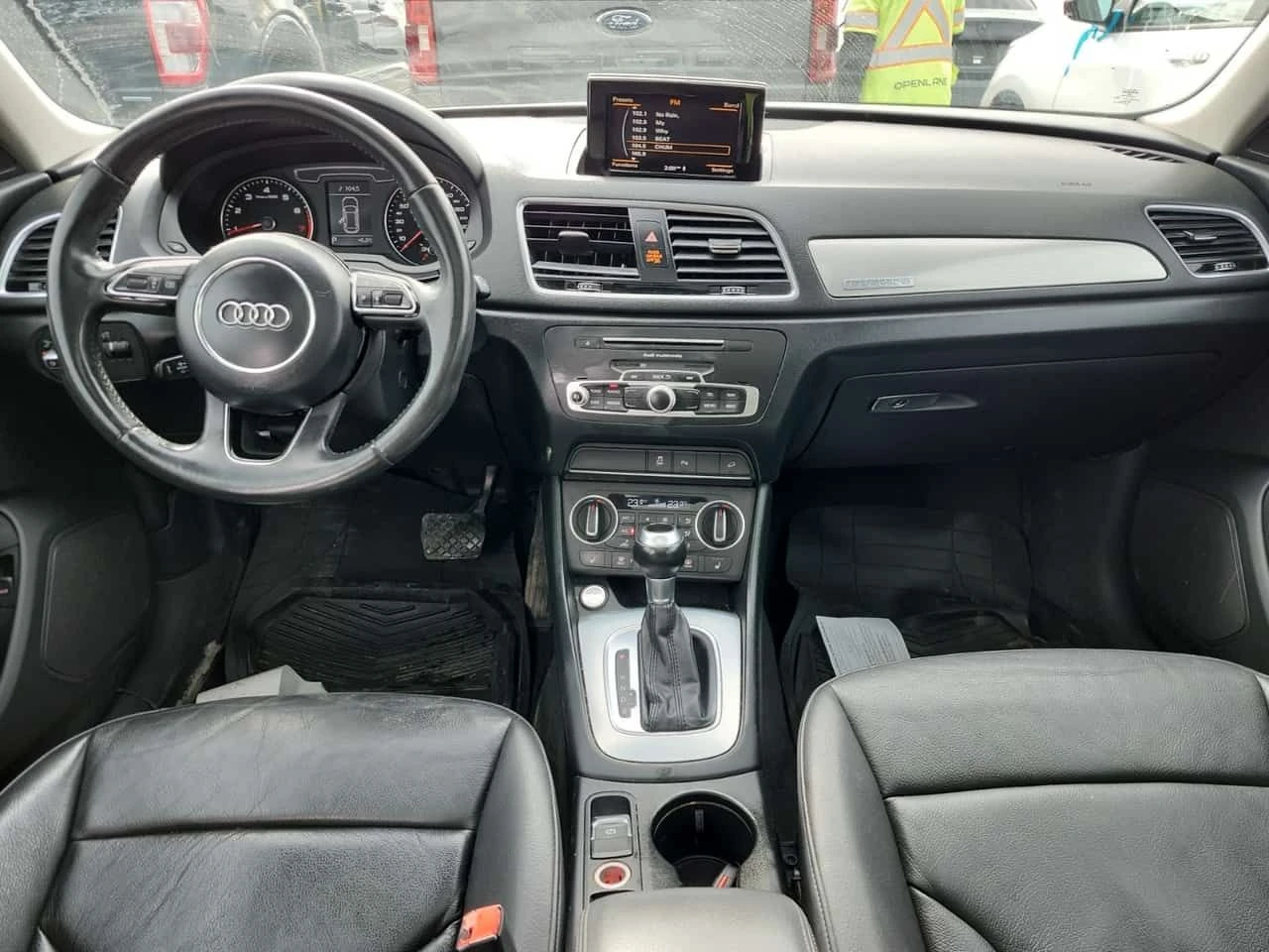 Audi Q3 PROGRESSIV | PANO | ПОДГРЕВИ | CARFAX, снимка 10 - Автомобили и джипове - 53714460