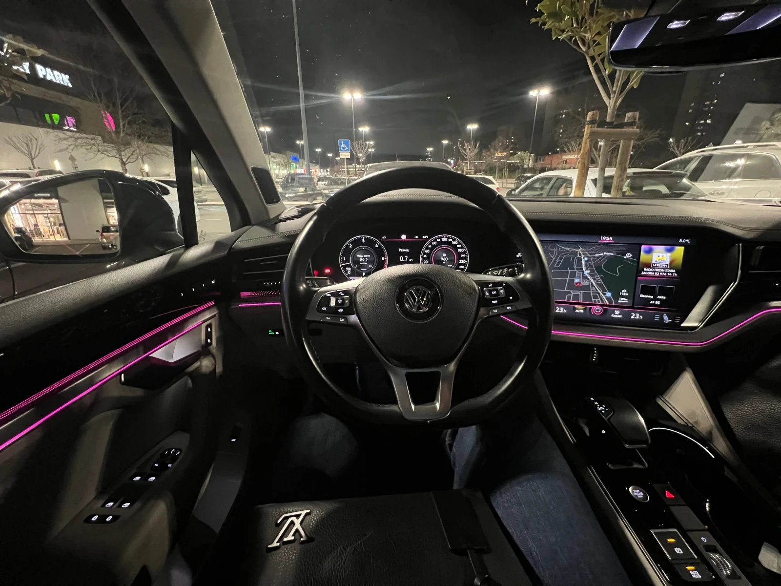 VW Touareg, снимка 17 - Автомобили и джипове - 53825666