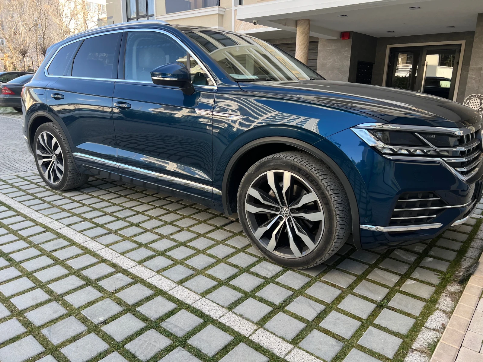 VW Touareg, снимка 2 - Автомобили и джипове - 53825666