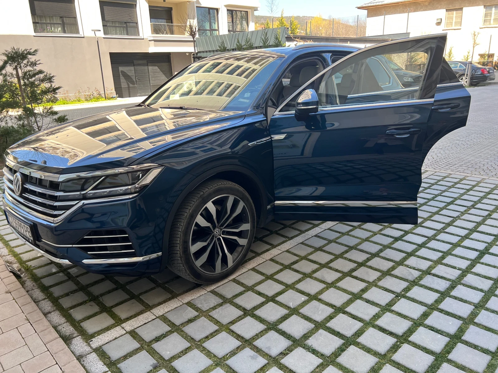 VW Touareg, снимка 3 - Автомобили и джипове - 53825666