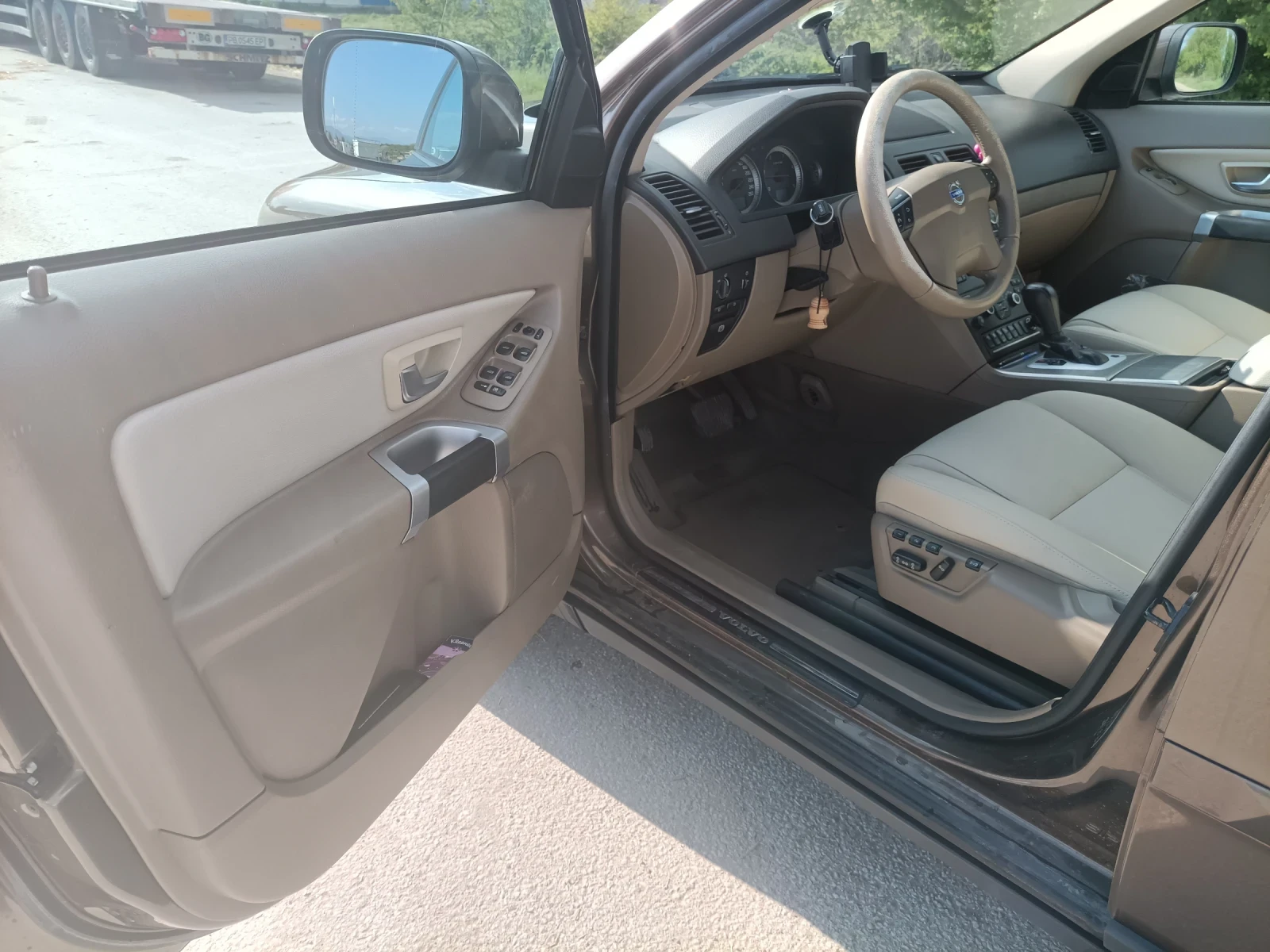 Volvo Xc90, снимка 6 - Автомобили и джипове - 54238614