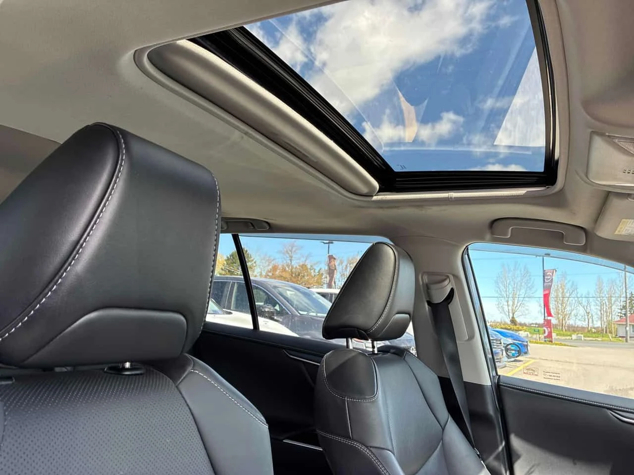 Toyota Rav4 * Limited * 360 * ДИСТРОНИК * ПОДГРЕВИ , снимка 13 - Автомобили и джипове - 54521297