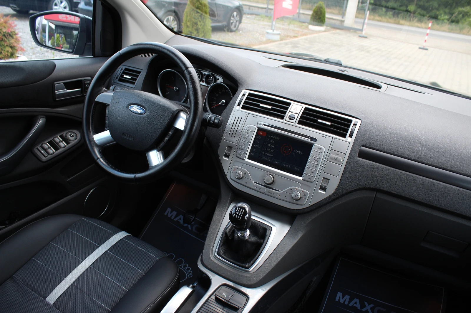 Ford Kuga TITANIUM 2.0TDCi 136кс/СОБСТВЕН ЛИЗИНГ, снимка 13 - Автомобили и джипове - 55002930