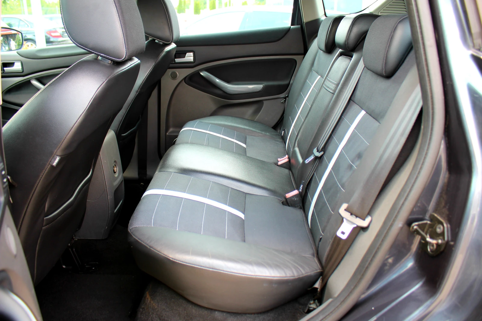 Ford Kuga TITANIUM 2.0TDCi 136кс/СОБСТВЕН ЛИЗИНГ, снимка 15 - Автомобили и джипове - 55002930