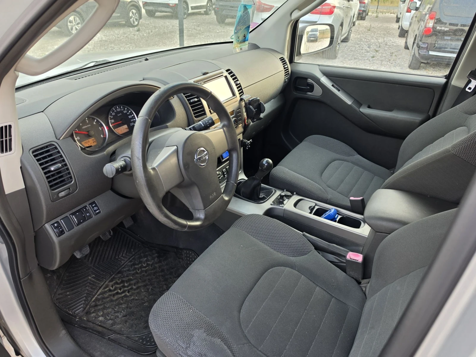 Nissan Pathfinder 2.5dci, снимка 8 - Автомобили и джипове - 55810935