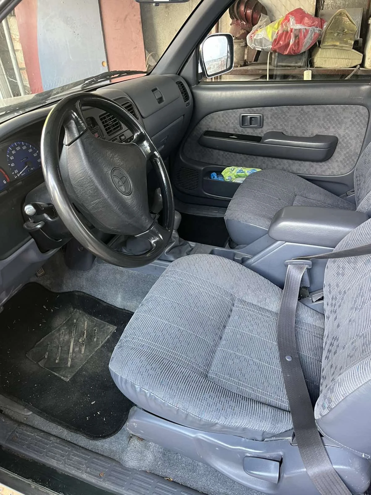 Toyota Hilux 2.5D4D, снимка 6 - Автомобили и джипове - 56085672