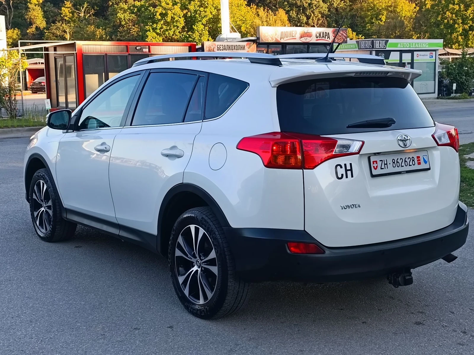 Toyota Rav4 2.0i-151кс-ШВЕЙЦАРИЯ-АВТОМАТ-4Х4-KEYLESS-NAVI, снимка 6 - Автомобили и джипове - 56121332