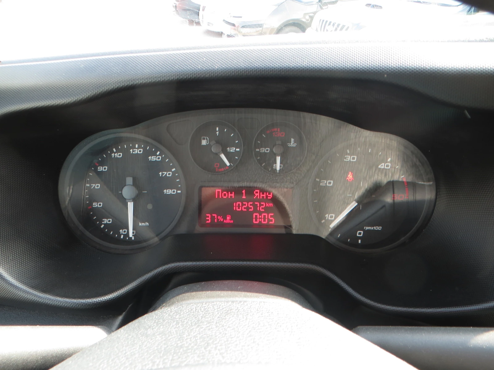 Iveco Daily 35C16 ФУРГОН С ПАДАЩ БОРД - изображение 10