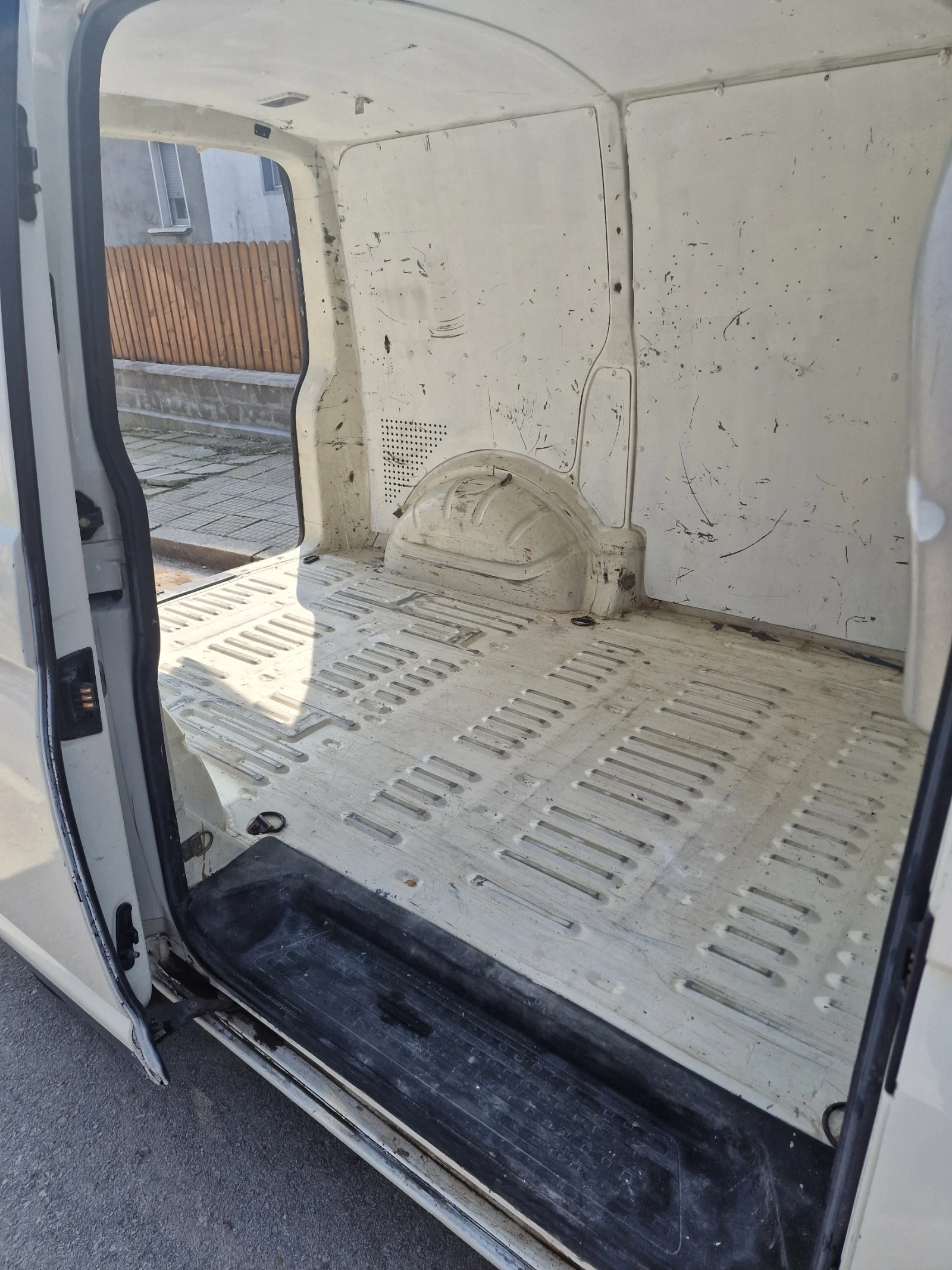 VW T5, снимка 6 - Бусове и автобуси - 53738922