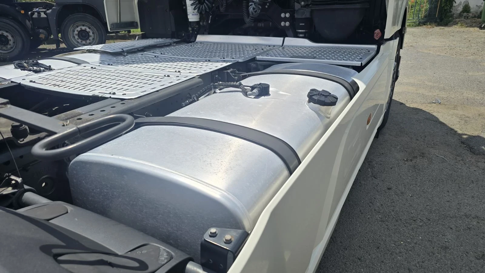 Daf XF 480 /  1425 литра резервоари / ретардер, снимка 10 - Камиони - 55596478