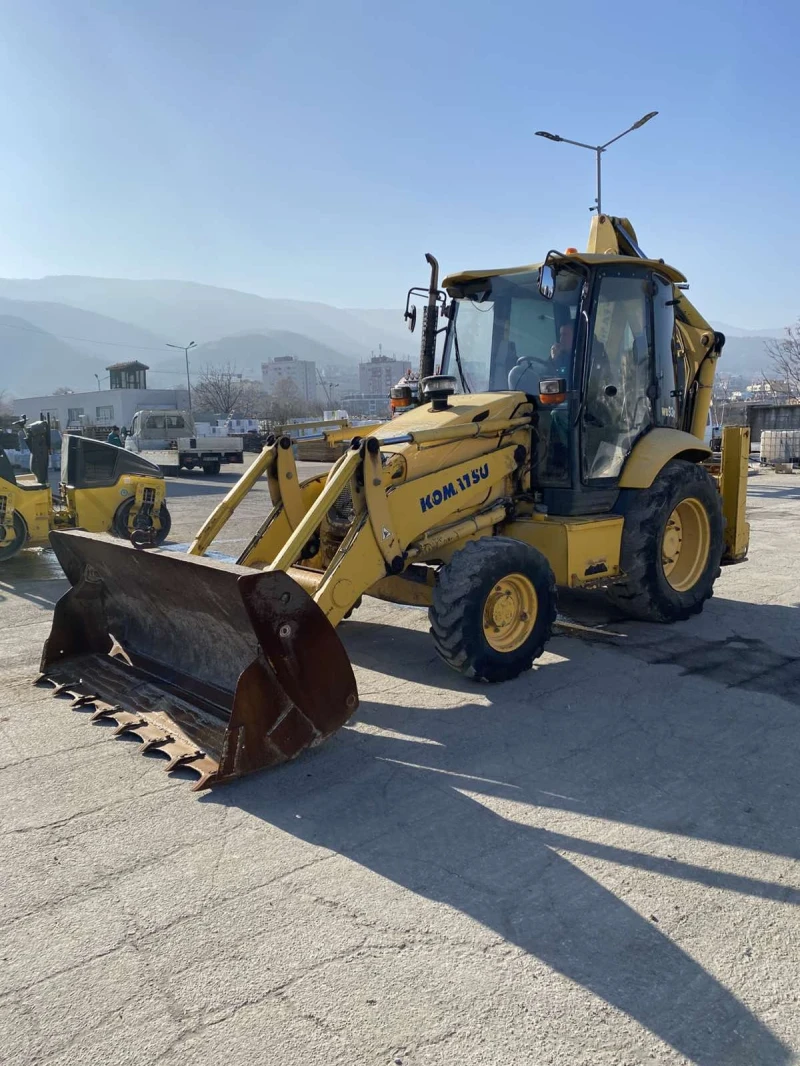 Багер Komatsu WB93 r5