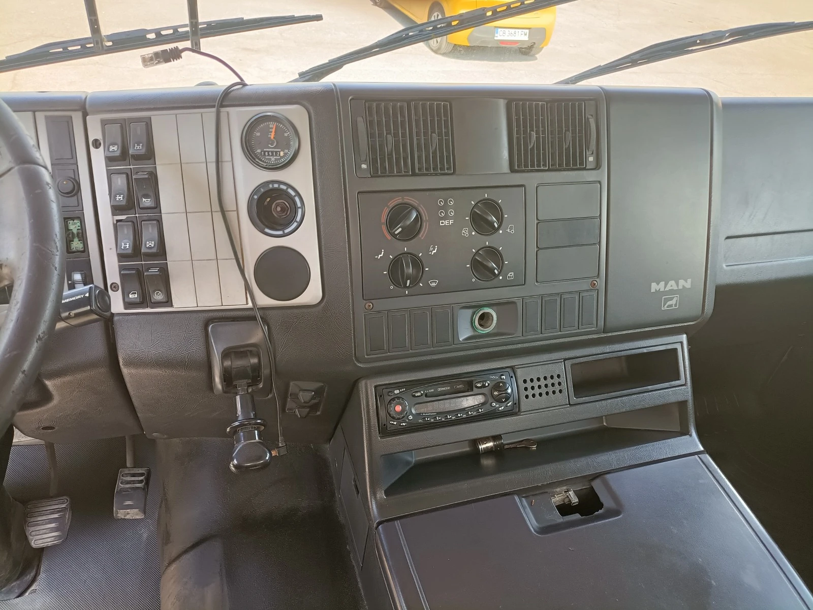   Man 32.414-12.-84 | Mobile.bg   11