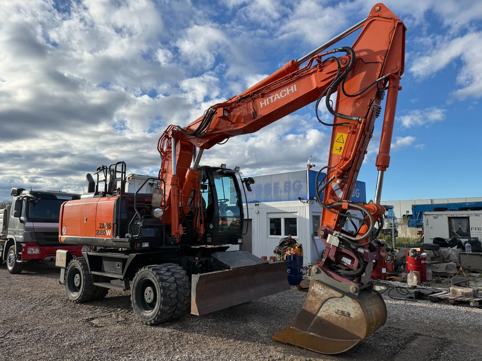  Hitachi ZX 220W-5B | Mobile.bg   12