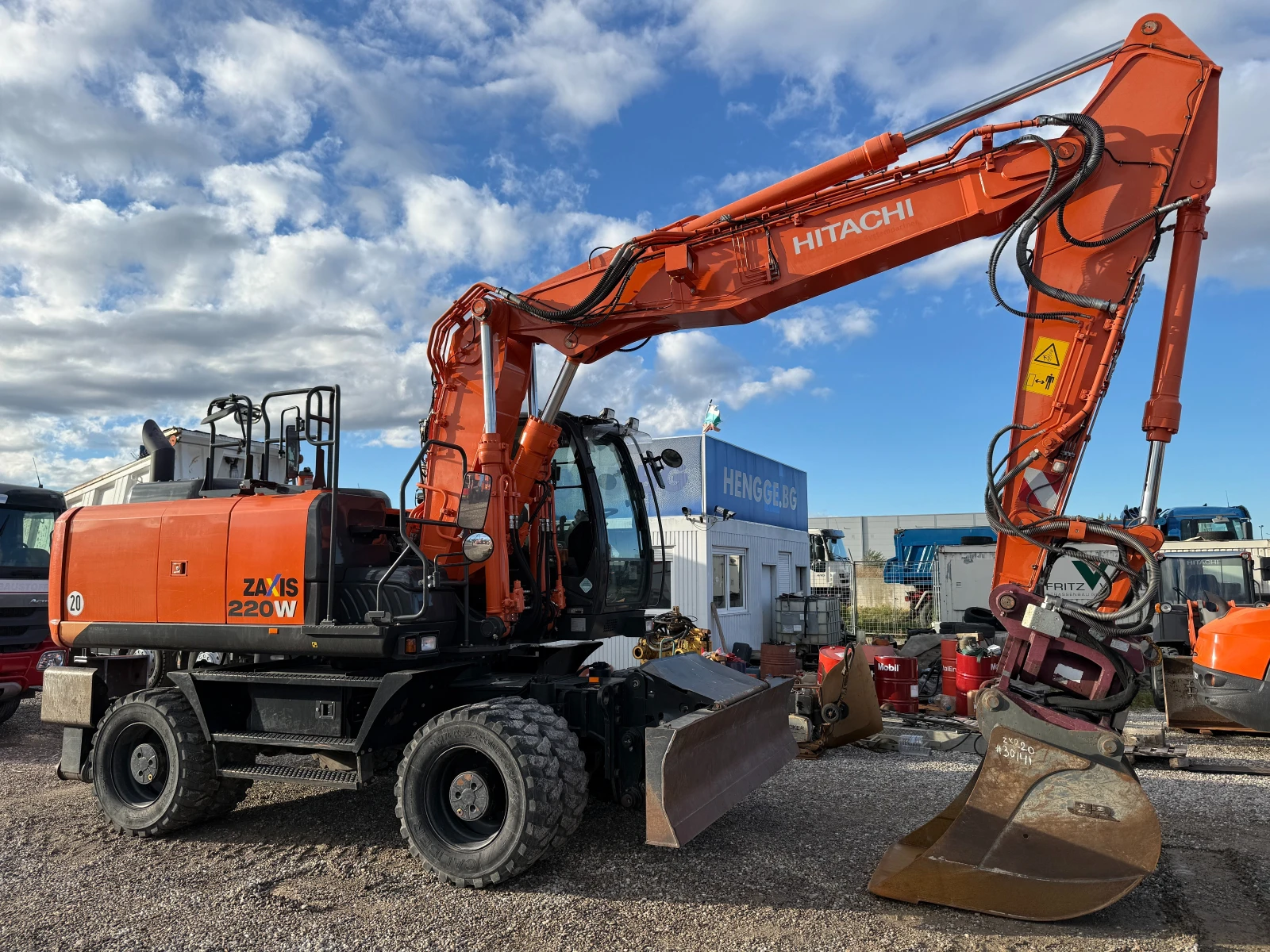  Hitachi ZX 220W-5B | Mobile.bg   11
