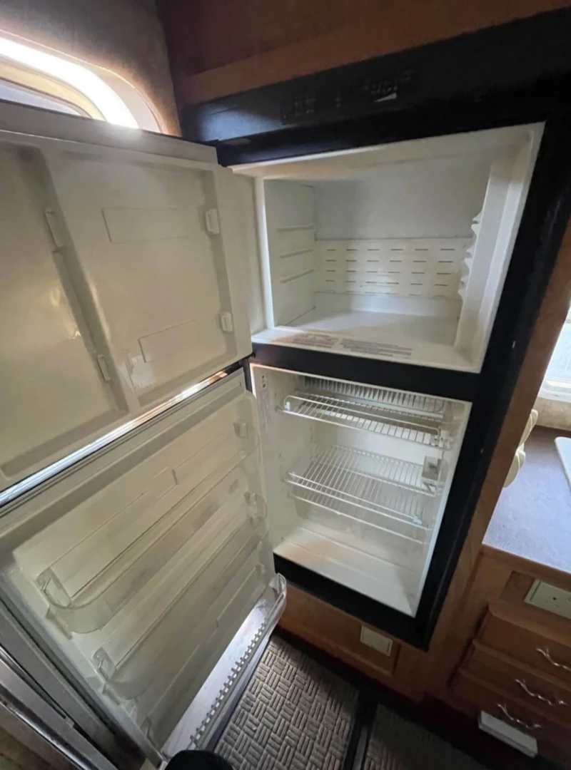 Каравана Други Американска каравана , снимка 9 - Каравани и кемпери - 52996504