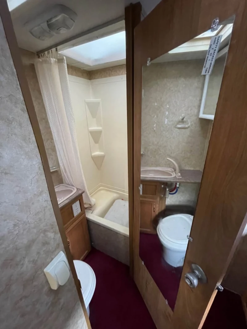 Каравана Други Американска каравана , снимка 10 - Каравани и кемпери - 52996504